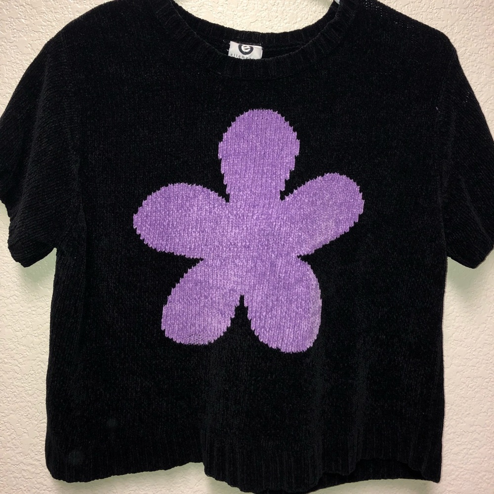 Vintage 90s flower power cropped top.